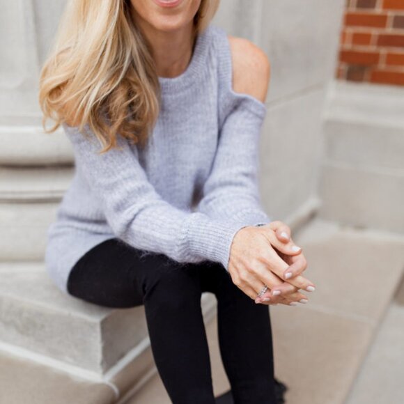 Michael Kors Wool-Blend Peekaboo Cold Shoulder Asymmetrical Hem Soft Sweater S - Picture 7 of 16